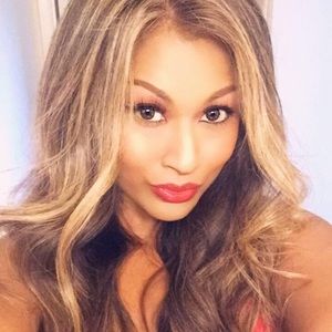 Meet your Posher, Nahdja